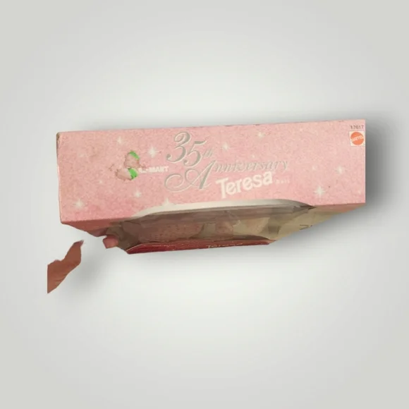 Collectible Barbie - Walmart 35th Anniversary Special Edition Teresa Doll - Picture 5 of 14